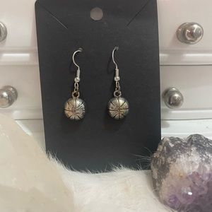 Sport earring pack!!